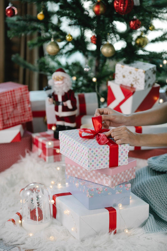 Holiday Gift Ideas for Your Upcoming Holiday Parties - miicreative